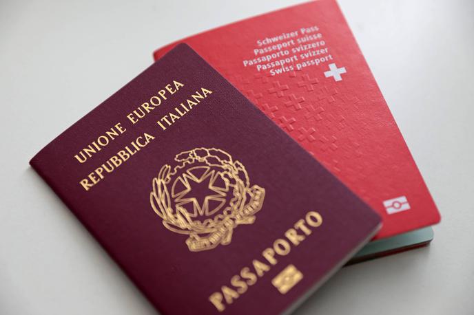 Potni list, Italija | Slovenske črke so bile že doslej pravilno natisnjene v italijanskih osebnih izkaznicah in drugih dokumentih, v potnih listih pa ne. | Foto Guliverimage