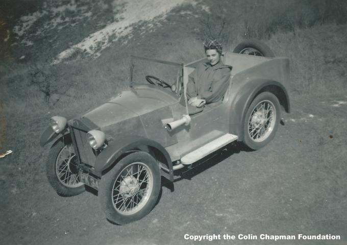 Lotus mark 1 je bil prvi poskusni avtomobil Colina Chapmana, ki ga je izdelal v garaži Hazelinih staršev. | Foto: Lotus