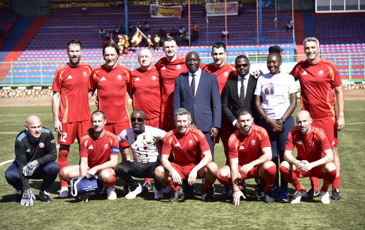 Čeferin Uganda | Aleksander Čeferin je s slovenskimi nogometnimi legendami nastopil na dobrodelni tekmi v Ugandi.  | Foto X/Parlament Ugande