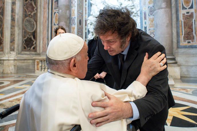 Papež Frančišek in Javier Milei | Papež bo argentinskega predsednika na uradni avdienci sprejel v ponedeljek. | Foto Reuters