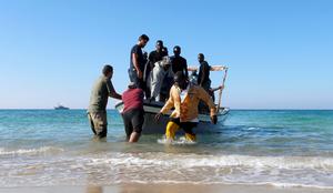 Pred obalo Libije rešili skoraj sto migrantov