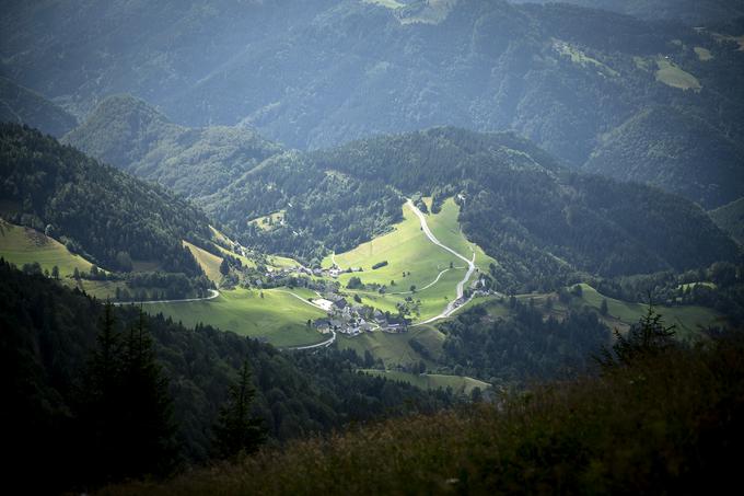 Panoramski pogled na Sorico, rojstni kraj slikarja Ivana Groharja, za mnoge najbolj slikovito vasico v Sloveniji.  | Foto: Ana Kovač
