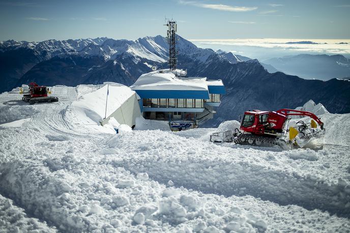 Kanin | Na Kaninu je to zimo zapadlo že več kot pet metrov snega, kar žičničarjem povzroča kar nekaj preglavic.  | Foto Ana Kovač
