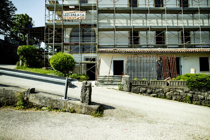 Nekateri objekti na Sveti Gori, kjer bo cilj 4. etape dirke Po Sloveniji, so bili deležni osvežitve zunanje podobe.   | Foto: Ana Kovač