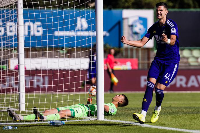 Bravo Maribor | Nogometaši Maribora so v gosteh premagali Bravo in se iz osmega povzpeli na peto mesto. | Foto Sportida