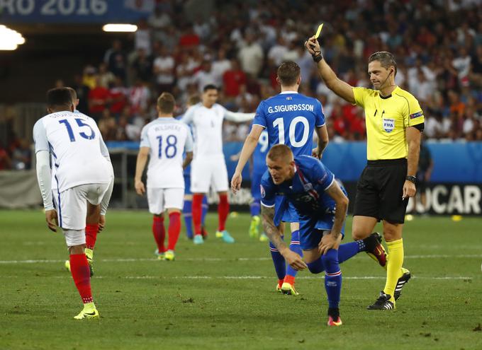 Na evropskem prvenstvu 2016 je sodil ob zmagi Islandije, ki je šokirala in izločila Anglijo. | Foto: Reuters