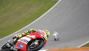 Rossi sklical posvet dirkačev