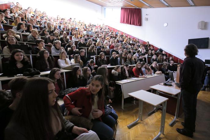 študenti | Prvi prijavni rok za vpis za študijsko leto 2024/2025 za javne visokošolske zavode in koncesionirane študijske programe za slovenske državljane in državljane EU je sicer potekal od 20. februarja do 20. marca. | Foto STA