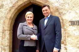 Pahor in Grabar-Kitarovićeva na delovnem kosilu na Otočcu