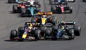 Rekordna zmaga Red Bulla, Hamilton: Žal mi je. Zas*** sem!