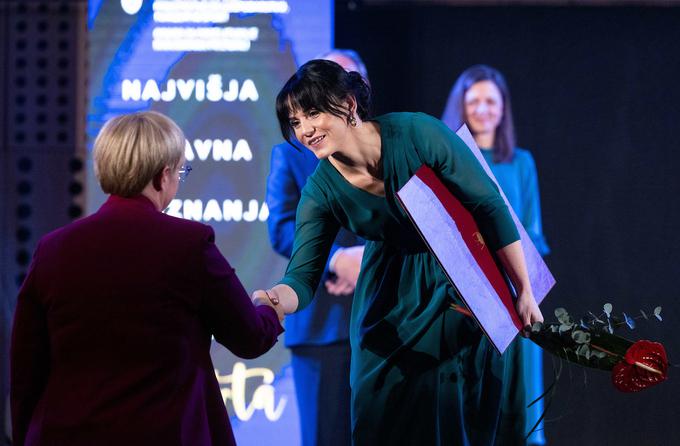 Za Bloudkovo nagrado je Kotnikovi čestitala tudi predsednica republike Nataša Pirc Musar. | Foto: Vid Ponikvar