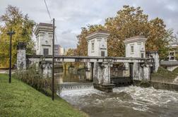 Ljubljanski "slavolok", kjer se reka poslavlja od mesta #foto