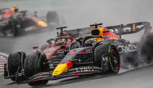 Po triurni dežni dirki še zmeda s točkami: Verstappen je prvak!