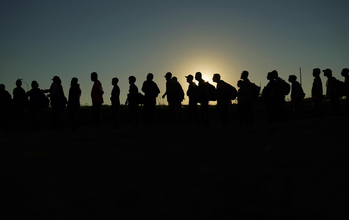 Migranti na južni meji ZDA | Bo migrantska kriza, s katero se ZDA soočajo na svoji južni meji, postala glavna tema prihodnjih predsedniških volitev v ZDA? | Foto Guliverimage