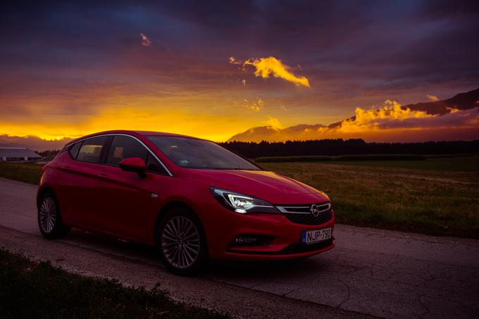 Opel astra IntelliLux LED matrične luči | Foto: Klemen Korenjak