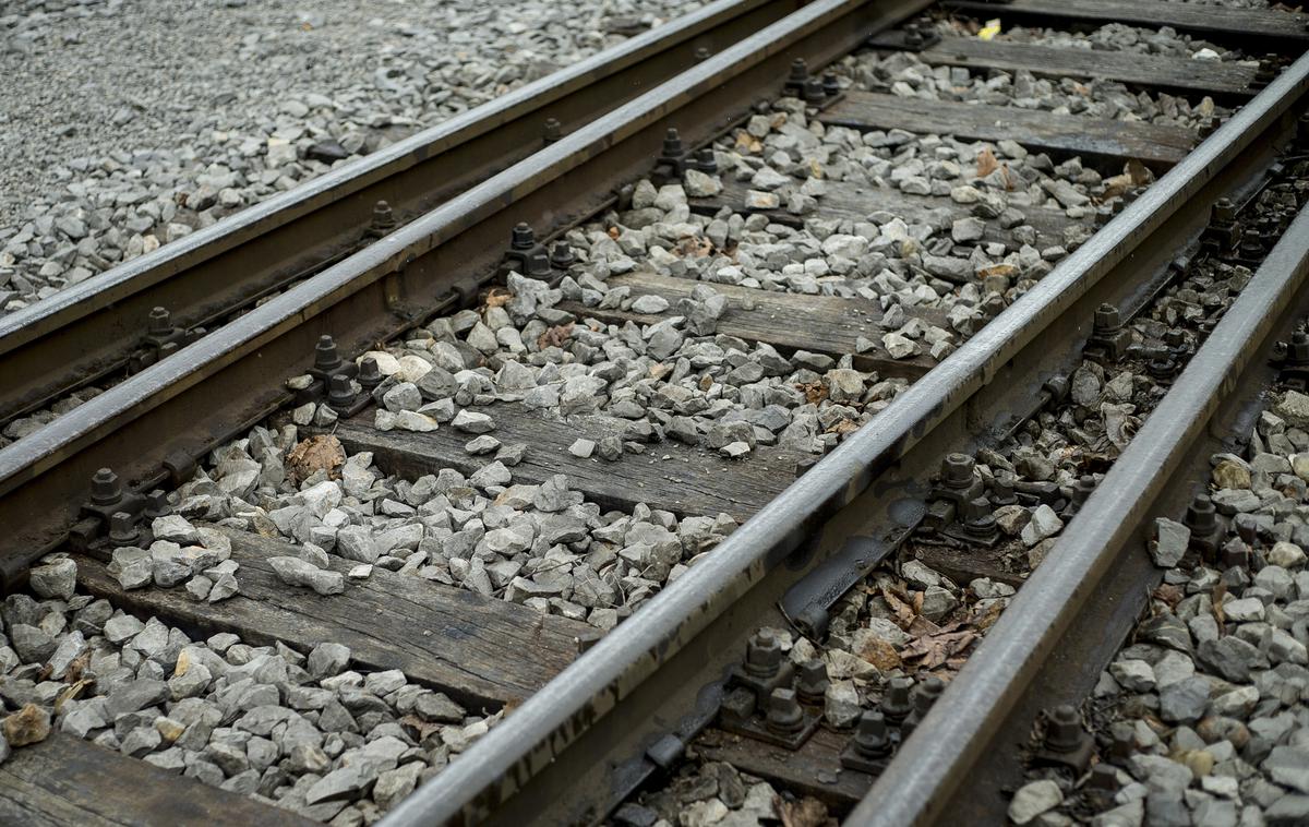 železniški tiri SŽ | V Mariboru je vlak trčil v žensko, ki je na kraju nesreče umrla. | Foto Ana Kovač
