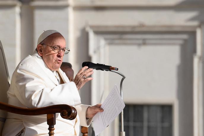 papež Frančišek | Ključno papeževo sporočilo preživelim žrtvam spolnih zlorab je spodbuda, da nadaljujejo boj in razkrijejo slabe pastirje, poroča časnik. | Foto Reuters