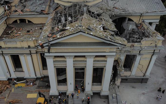 Katedralo so porušili leta 1936 v času voditelja Sovjetske zveze Josipa Stalina. Med letoma 2000 in 2002 so jo obnovili v skladu s prvotno podobo. Danes je med najbolj poškodovanimi kulturnimi spomeniki. | Foto: Reuters