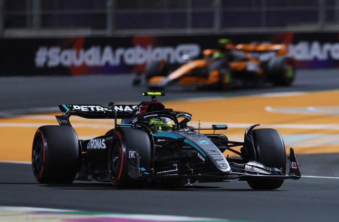 Mercedes na kvalifikacijah ni konkurenčen. | Foto: Reuters