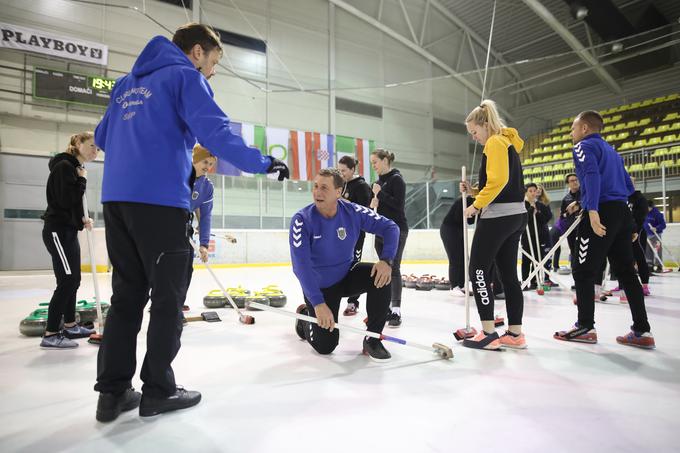 curling | Foto: Aleš Fevžer