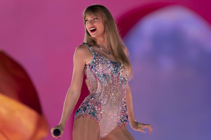 Taylor Swift | Oboževalci ameriške glasbene senzacije so po objavi lažnih golih fotografij Swiftove družbeno omrežje X in druge platforme preplavili z lastnimi objavami, ki so nekoliko udušile širjenje spornih vsebin.  | Foto Guliverimage