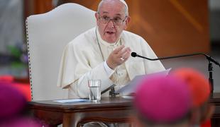 Papež bo odprl vrata Vatikana 43 migrantom