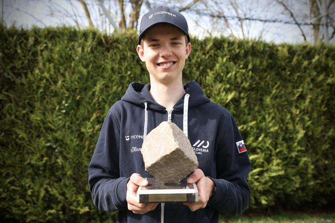 Jakob Omrzel, zmagovalec 21. mladinske dirke Pariz–Roubaix in ponosni lastnik znamenitega tlakovca iz Severnega pekla | Foto: Ana Kovač