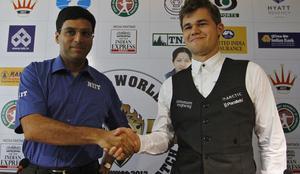 Anand in Carlsen remizirala v uvodni partiji