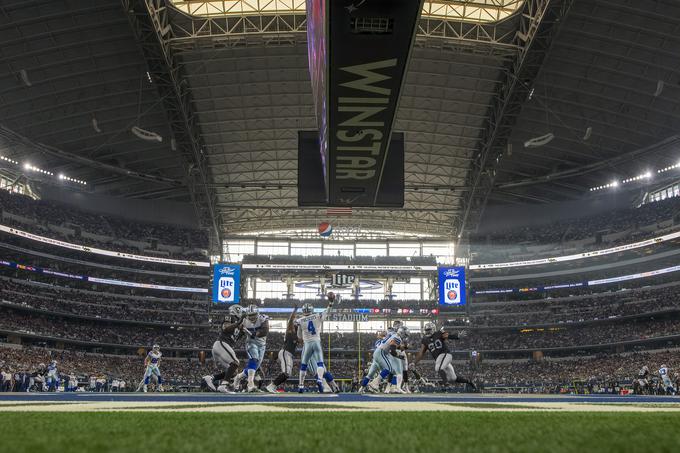 Stadion AT&T v Arlingtonu pri Dallasu je eden najmodernejših v ZDA. | Foto: AP / Guliverimage