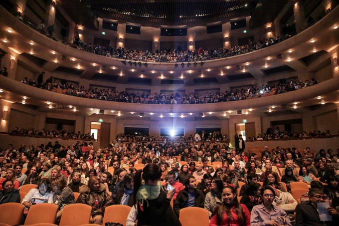 Razprodana dvorana kolumbijskega gledališča Teatro Mayor Julio Mario Santo Domingo  | Foto: 