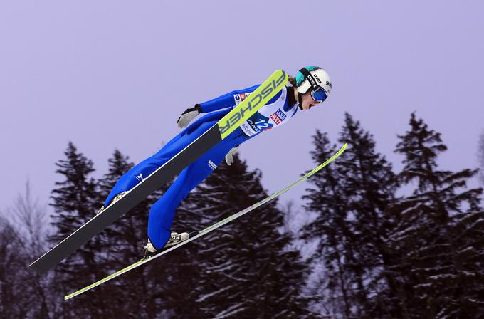 Nika Križnar se na veliki skakalnici odlično znajde. | Foto: Reuters
