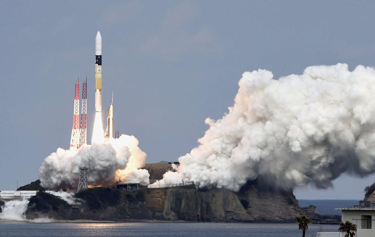 hayabusa 2 asteroid japonska raketa izstrelitev | Raketo H3 sta skupaj razvila JAXA in podjetje Mitsubishi Heavy Industries. Iz agencije JAXA so sporočili, da so raketo zasnovali za "visoko prilagodljivost, zanesljivost in stroškovno učinkovitost" in da bo Japonski ohranila avtonomen dostop do vesolja. Fotografija je simbolična. | Foto Reuters