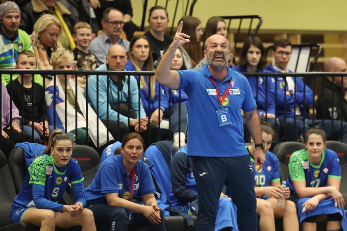 Dragan Adžić bo s Slovenkami lovil olimpijske igre. | Foto: www.alesfevzer.com