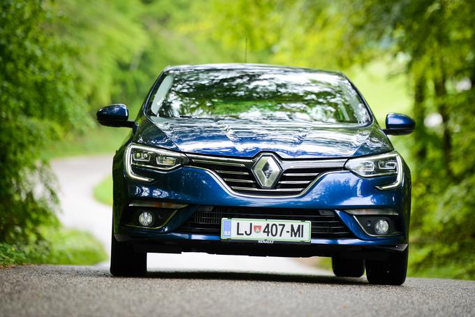 Renault megane stane okrog 22 tisoč evrov. Z enim točenjem goriva se je mogoče peljati bistveno bolj daleč, a zato je dražje njegovo financiranje in vzdrževanje.  | Foto: Ciril Komotar
