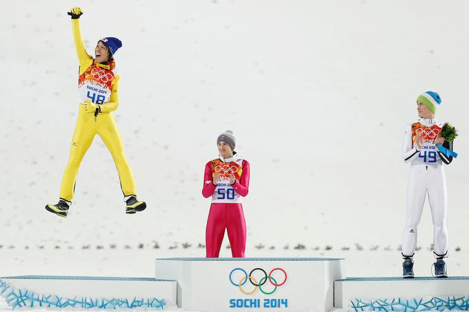 Stochu in Prevcu je družbo na odru na veliki skakalnici delal Noriaki Kasai. | Foto: Sportida
