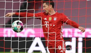 Lewandowski in Haaland zabila pet od šestih golov na velikem nemškem derbiju, Werderju zaostala tekma