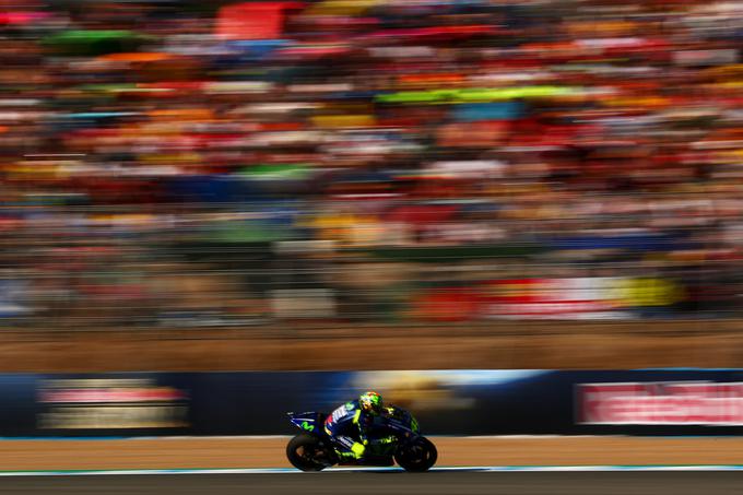 Valentino Rossi je še vedno vodilni v skupnem seštevku, čeprav je tokrat razočaral. | Foto: Getty Images