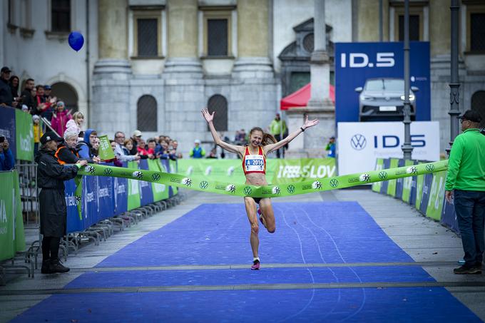 Anja Fink je nova državna prvakinja v polmaratonu. Lani je postala državna prvakinja v maratonu. | Foto: Ana Kovač