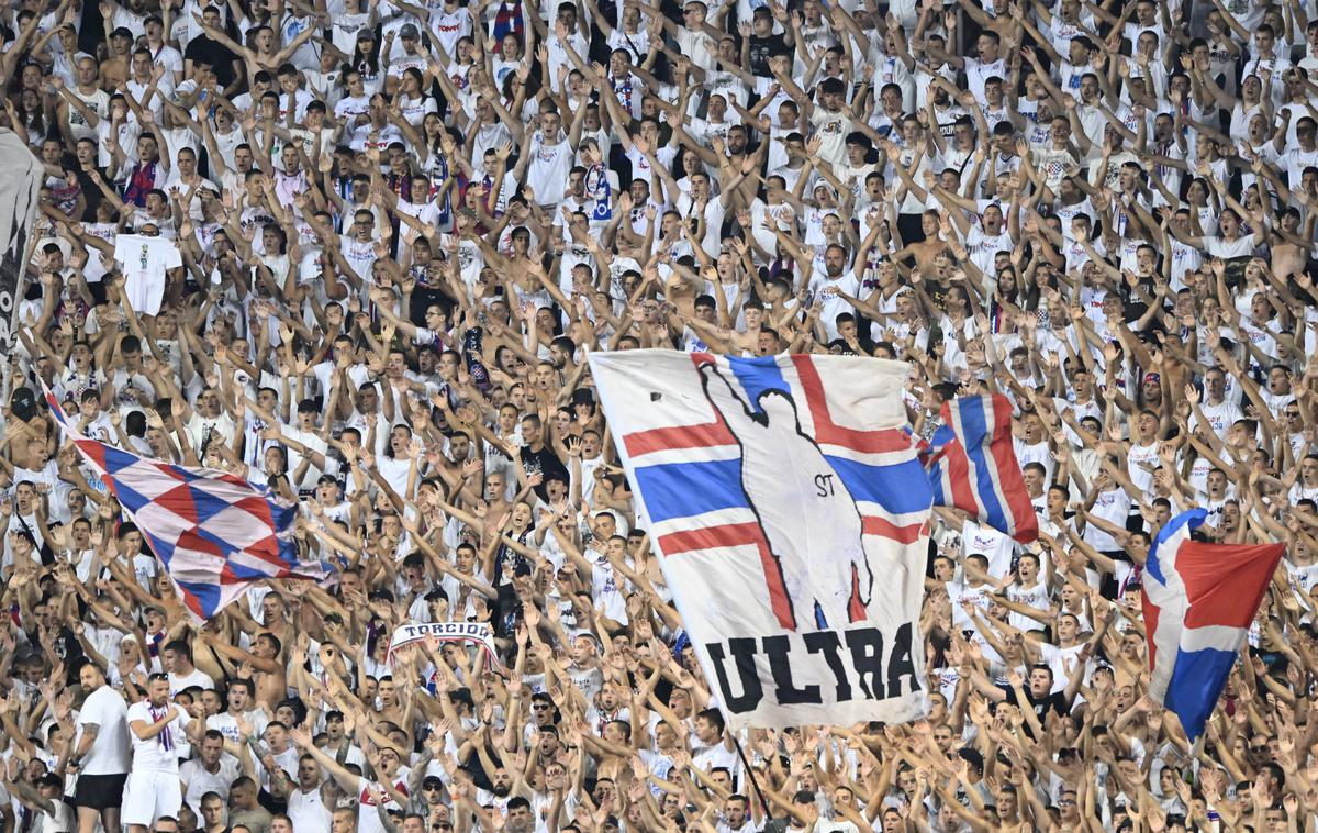 Hajduk navijači Split | Hajduk bo dve tekmi igral pred praznimi tribunami. | Foto Guliverimage