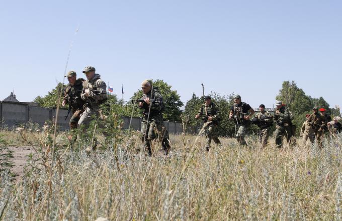 Rusija je blizu meje z Ukrajino nakopičila več deset tisoč vojakov.  | Foto: Reuters