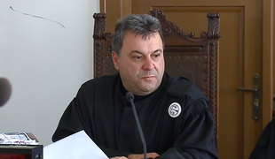 Sodnik Radonjić se je pritožil na začasni suspenz