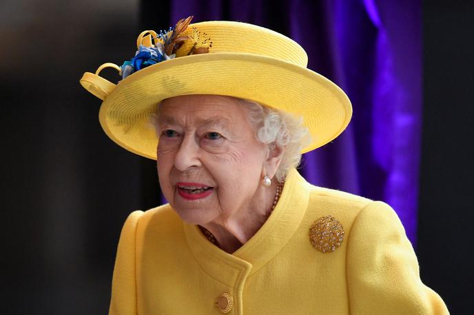 Kraljica Elizabeta in princ Harry | Strokovnjaki trdijo, da je kraljica Elizabeta II. zelo zaskrbljena zaradi duševnega zdravja svojega vnuka. | Foto Reuters