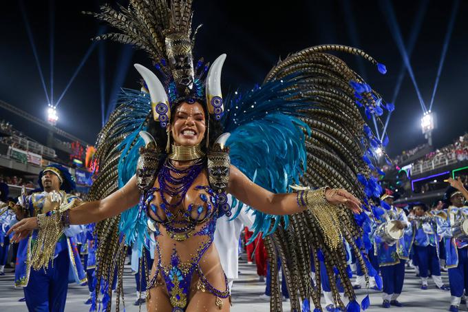 Karnevalske oprave so pisane in bogato okrašene. | Foto: Reuters
