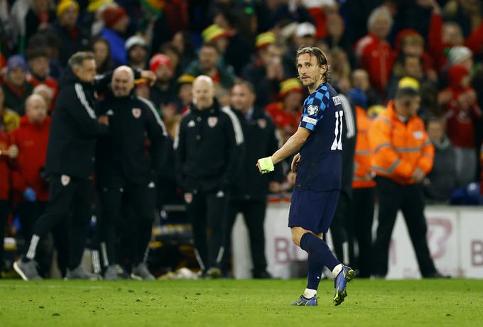 Luka Modrić je vknjižil rekordni 170. nastop za hrvaško reprezentanco, a ni mogel biti zadovoljen s prikazanim v Cardiffu. | Foto: Reuters