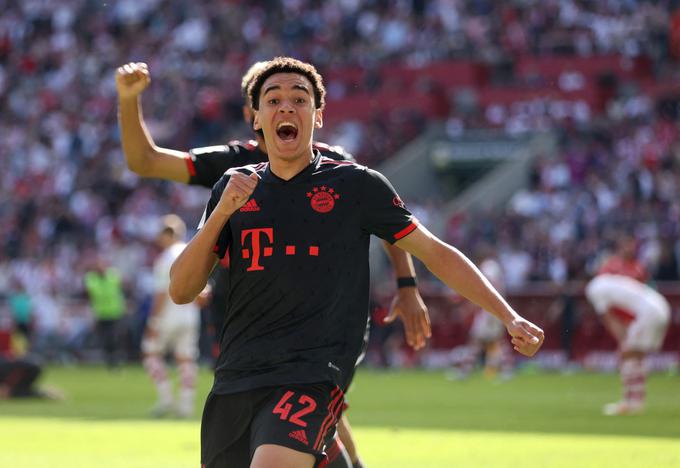 Jamal Musiala je v izteku tekme zadel za zmago Bayerna. In naslov prvaka. | Foto: Reuters