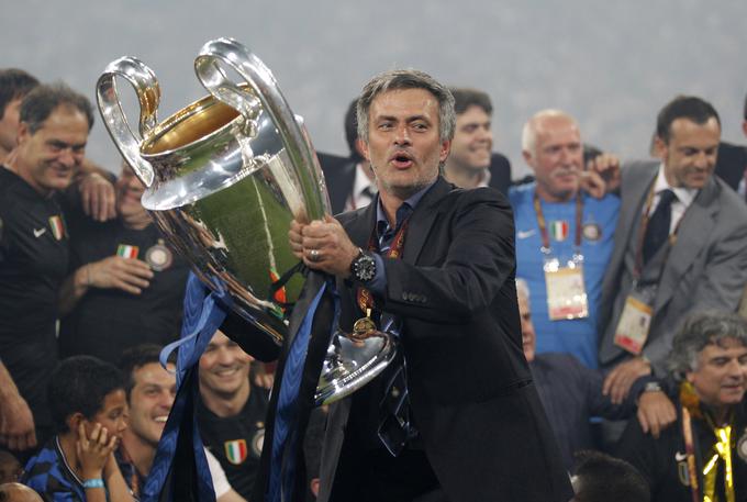 Jose Mourinho, ki je postal evropski prvak tako s Portom kot tudi milanskim Interjem (na fotografiji), je zaželel deset let mlajšemu rojaku in stanovskemu kolegu veliko sreče v "sosednji" deželi. | Foto: Reuters