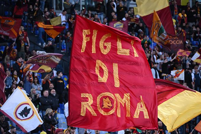 Navijači Rome bodo še drugič zapored spremljali ljubljence v finalu evropskega tekmovanja. | Foto: Reuters
