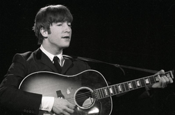 Za Lennonovo kitaro iztržili 2,2 milijona evrov