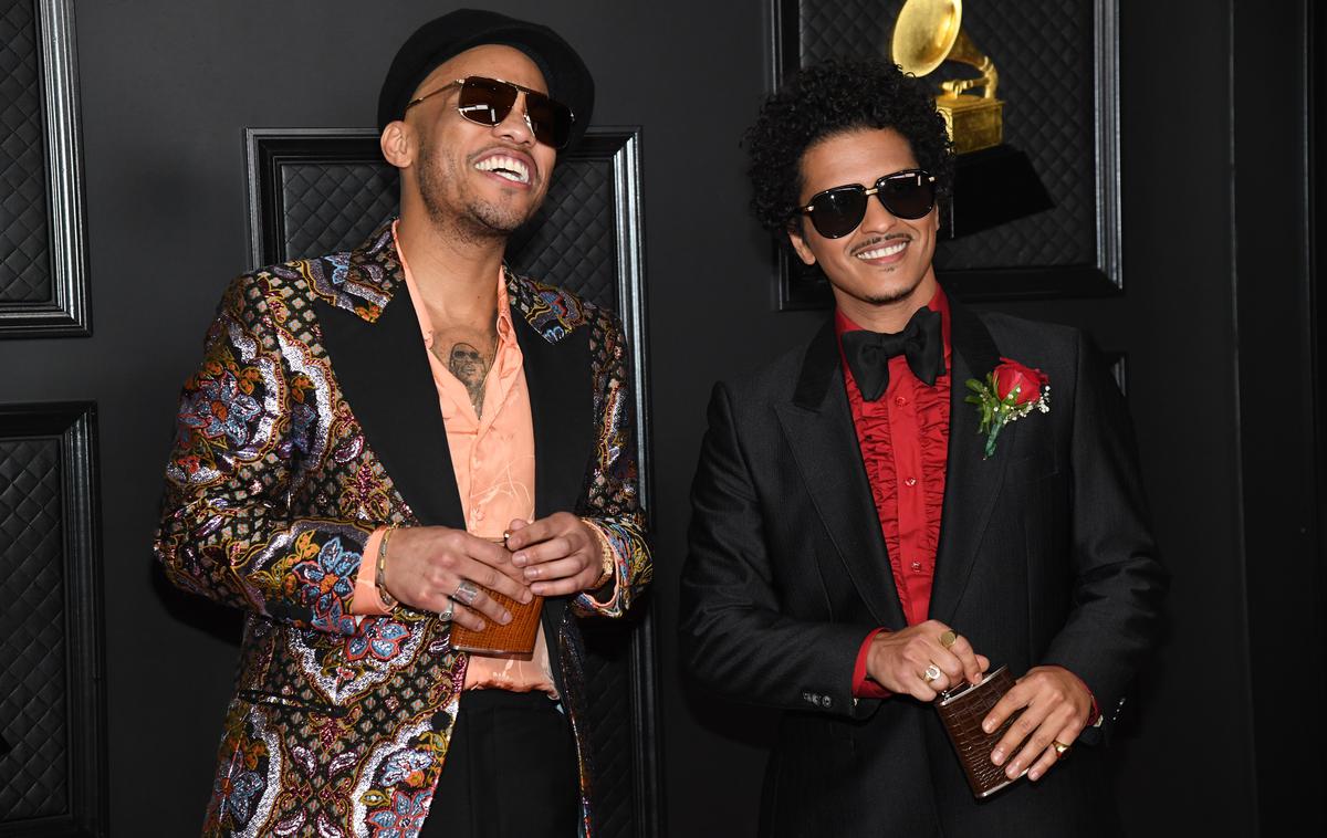 Bruno Mars | Bruno Mars (desno) v družbi glasbenega kolega Andersona Paaka, s katerim sta v zadnjih letih tvorila udarni dvojec pod imenom Silk Sonic. | Foto Guliverimage
