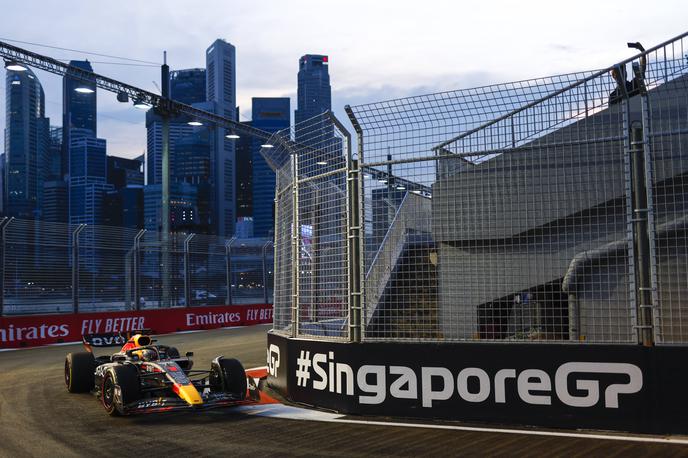 Max Verstappen | Lewis Halton je bil najhitrejši na prvem prostem treningu pred VN Singapurja.  | Foto Guliverimage